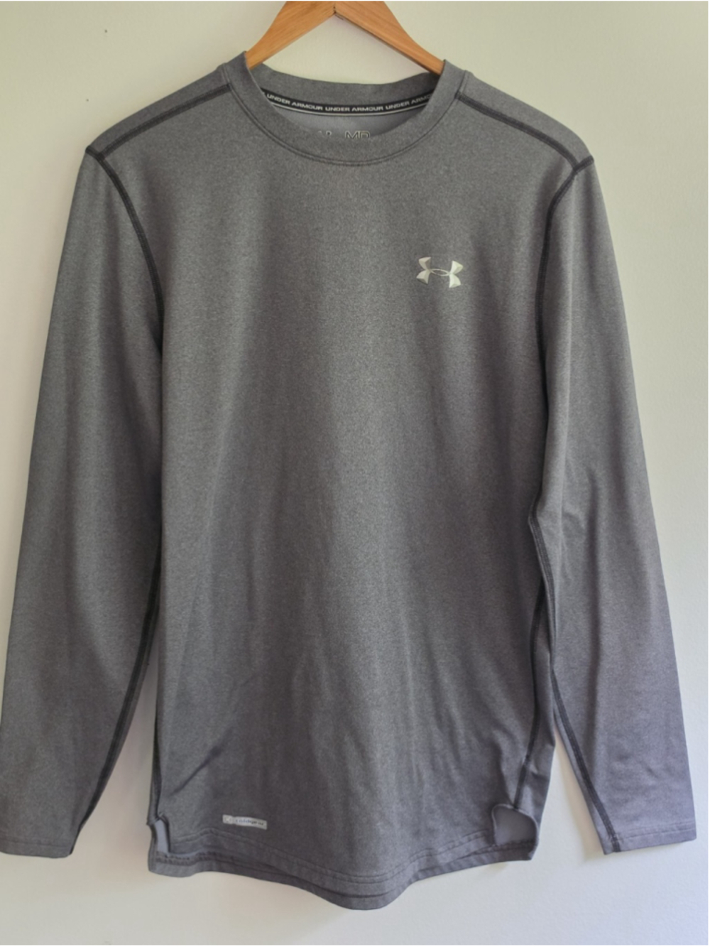 Under Armour ColdGear Men’s Medium Long Sleeve Shirt Gray Crew Neck Performance